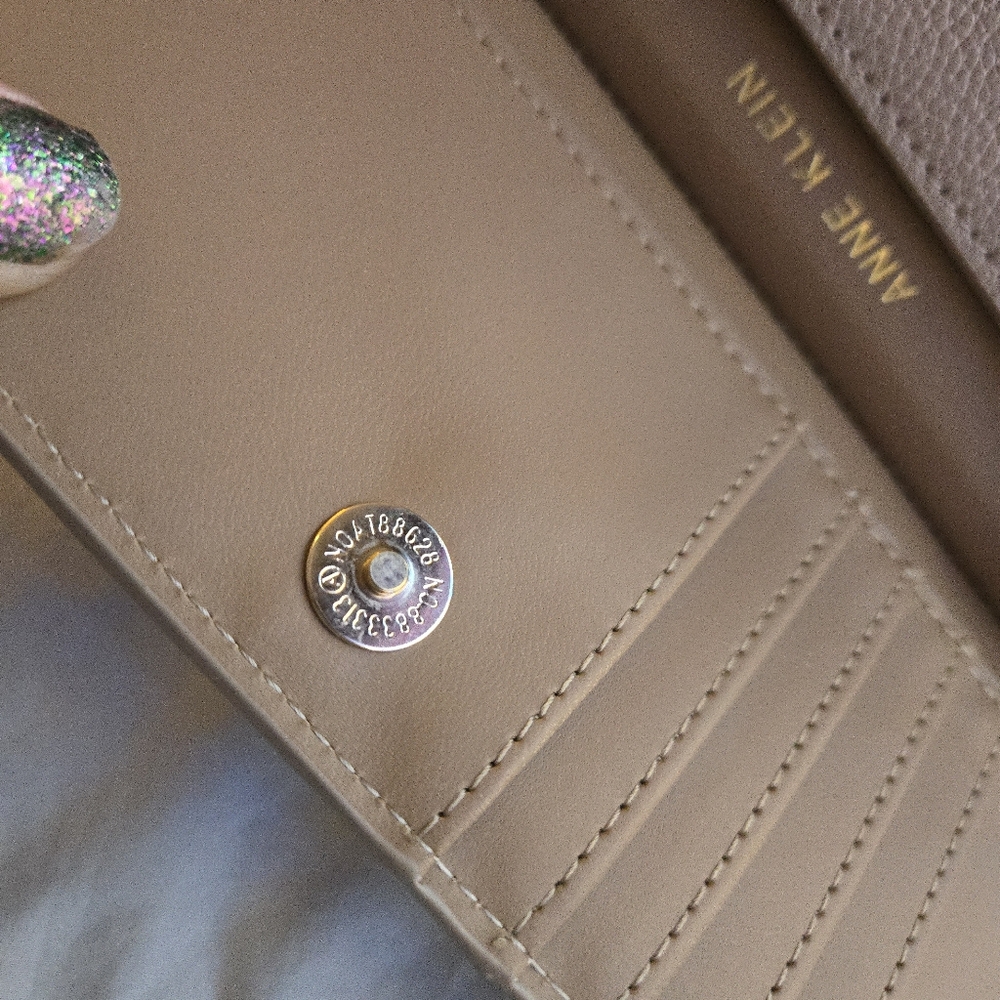 Anne Klein Beige Bifold Wallet Wristlet Vegan Leather NWOT - Picture 4 of 11